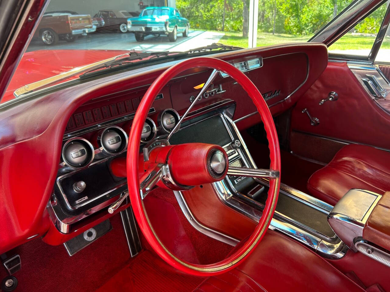 1965 Ford Thunderbird 19