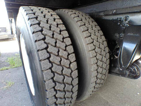 2015 Freightliner M2 106