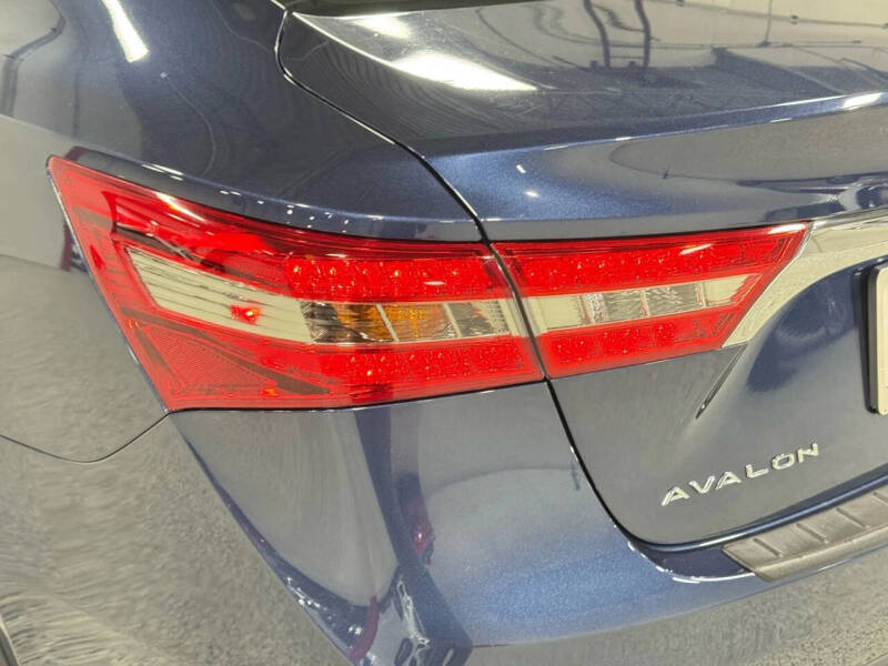 2018 Toyota Avalon Hybrid Limited