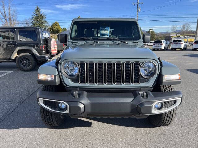 2024 Jeep Gladiator Sport S