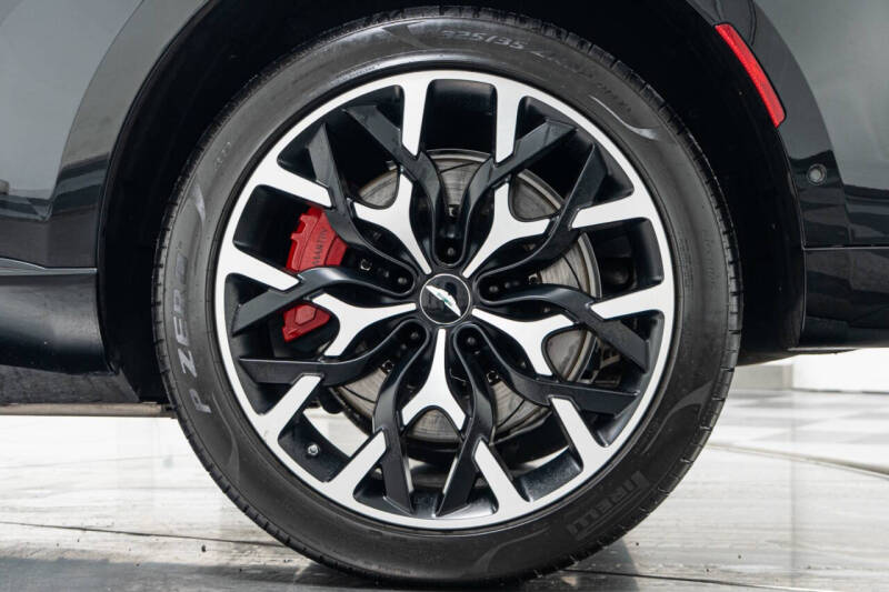 2021 Aston Martin DBX