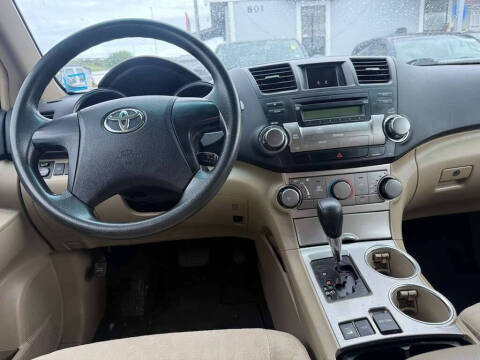 2011 Toyota Highlander SE