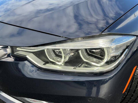 2017 BMW 3 Series 330i xDrive