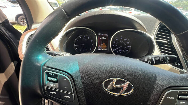 2017 Hyundai Santa Fe SE