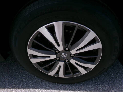 2017 Nissan Pathfinder SV