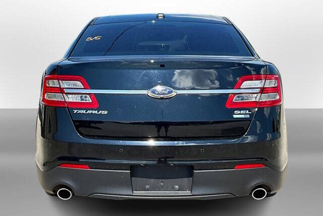 2018 Ford Taurus SEL