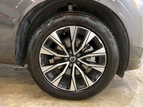 2025 Volvo XC60 B5 Core Dark Theme