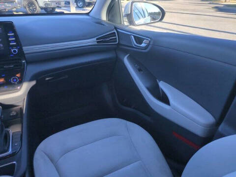 2022 Hyundai Ioniq Hybrid SE