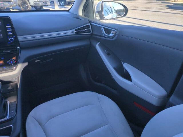 2022 Hyundai Ioniq Hybrid SE