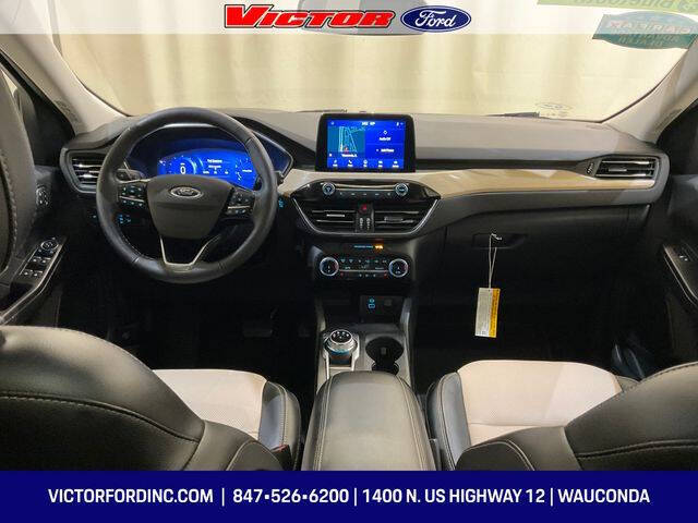 2022 Ford Escape Titanium