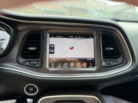 2016 Dodge Challenger 392 HEMI Scat Pack Shaker