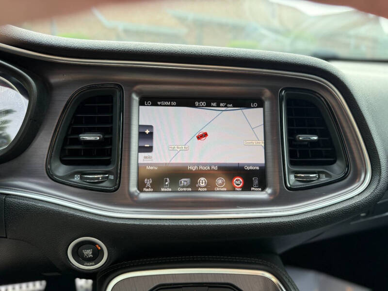 2016 Dodge Challenger 392 HEMI Scat Pack Shaker