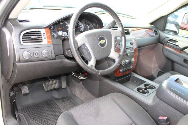 2014 Chevrolet Suburban LS