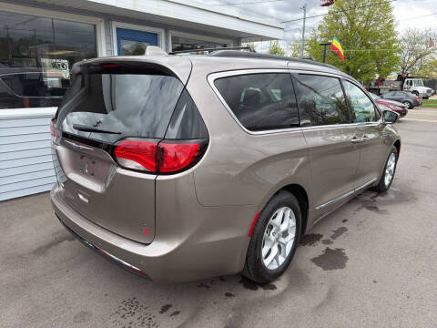 2018 Chrysler Pacifica Touring Plus