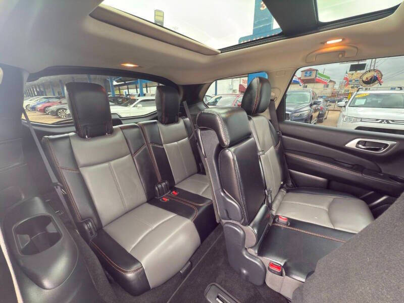 2020 Nissan Pathfinder SL