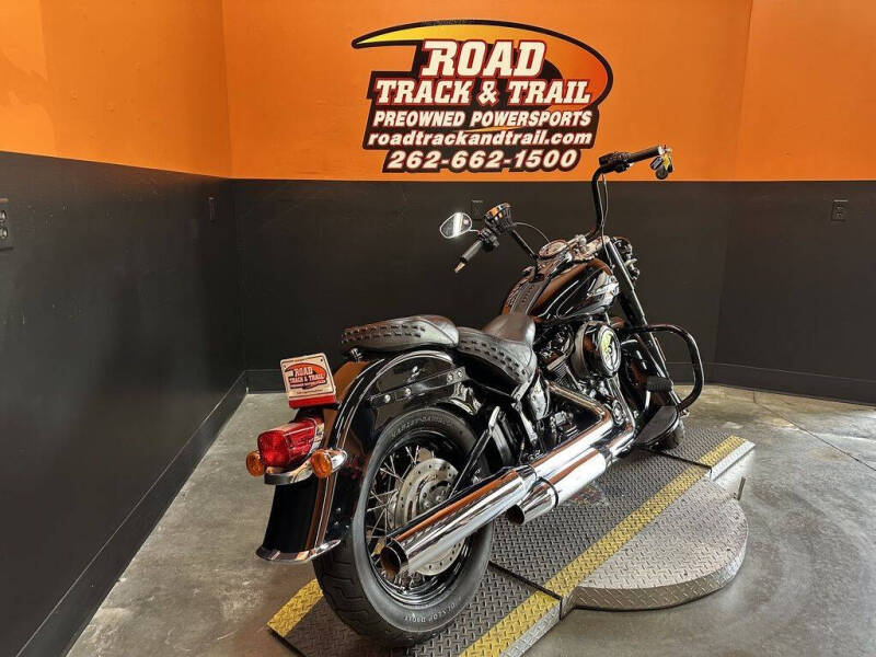 2018 Harley-Davidson® FLHC - Softail® Heritage