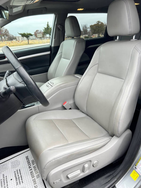 2019 Toyota Highlander XLE photo 8