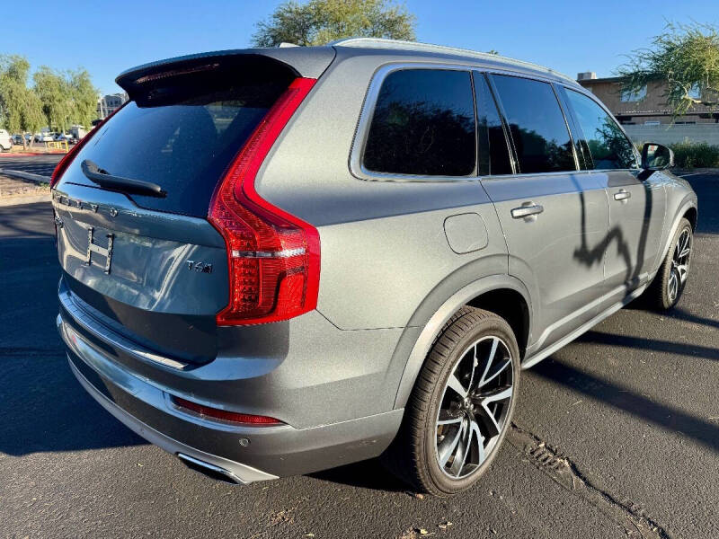 2020 Volvo XC90 T6 Momentum 6-Passenger