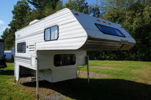 2001 Lance 845