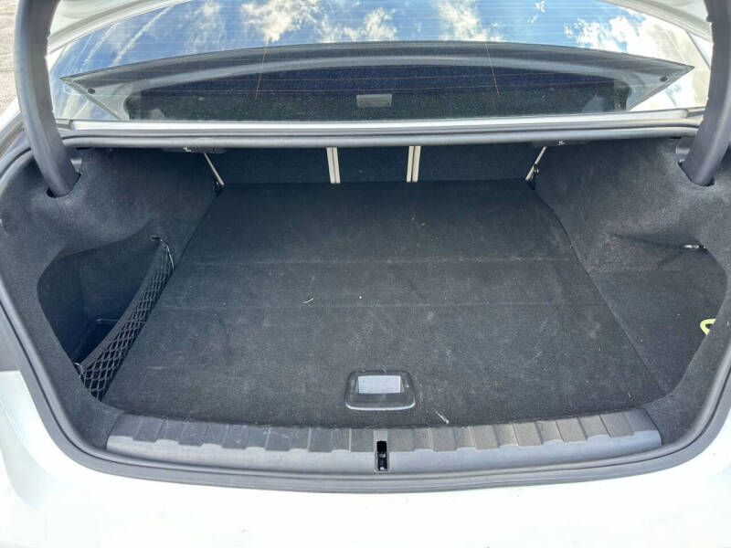 2022 BMW 3 Series 330e