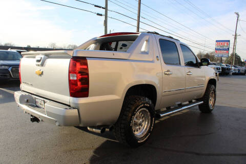 2013 Chevrolet Avalanche LTZ Black Diamond