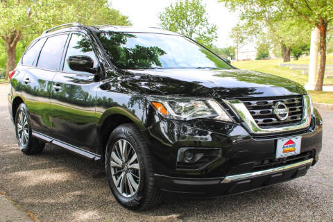 2018 Nissan Pathfinder for sale at Auto House Superstore in Terre Haute IN