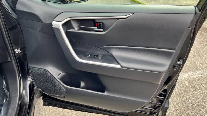 2021 Toyota RAV4 Hybrid LE