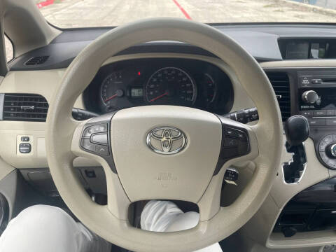 2012 Toyota Sienna