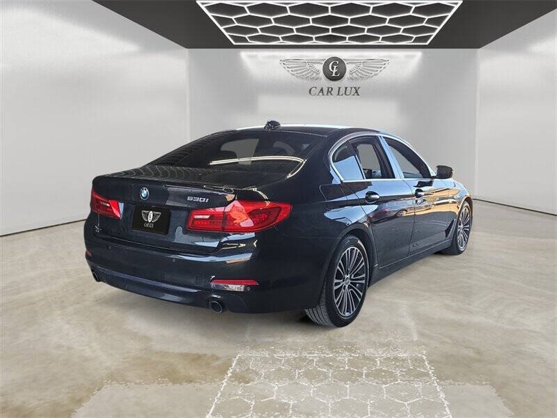 2018 BMW 5 Series 530i