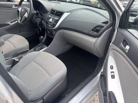 2013 Hyundai Accent GLS