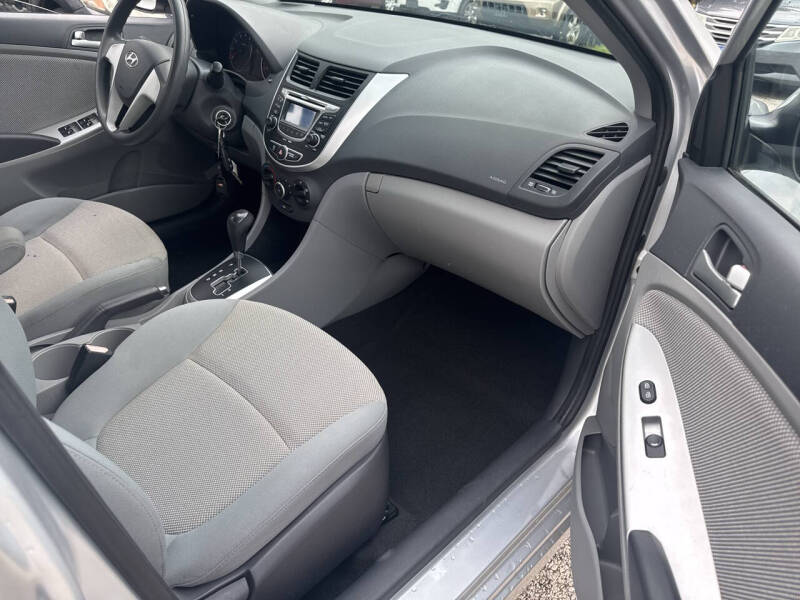 2013 Hyundai Accent GLS