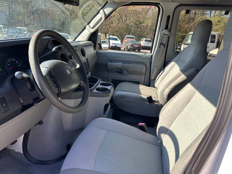 2013 Ford E-Series E-350 SD XLT