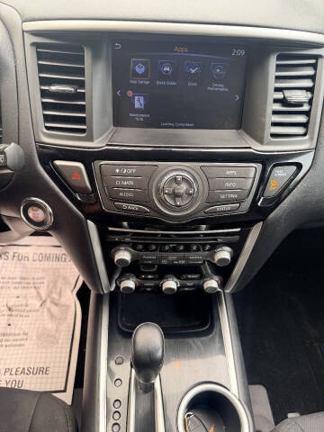 2019 Nissan Pathfinder SL