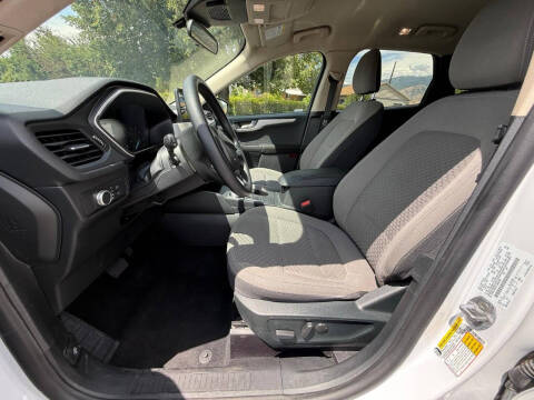 2020 Ford Escape SE