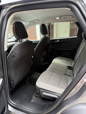 2021 Ford Escape SE