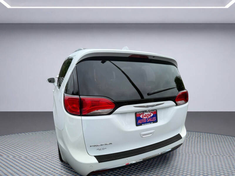 2017 Chrysler Pacifica Touring-L