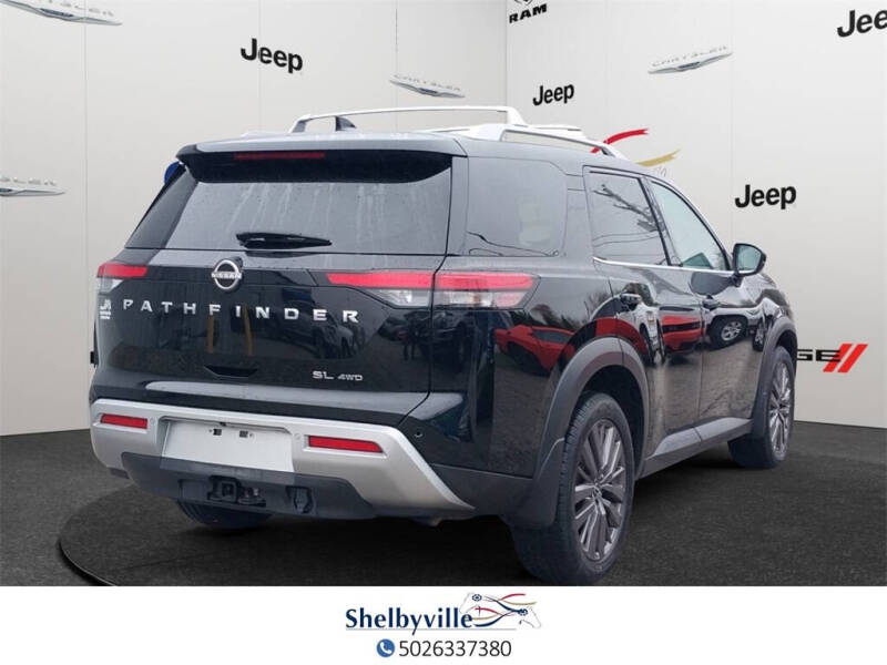 2023 Nissan Pathfinder SL