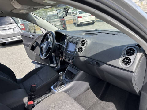 2015 Volkswagen Tiguan SE