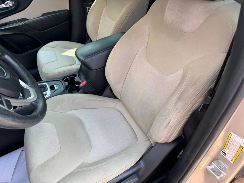 2015 Jeep Cherokee Sport