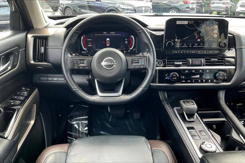 2024 Nissan Pathfinder Platinum