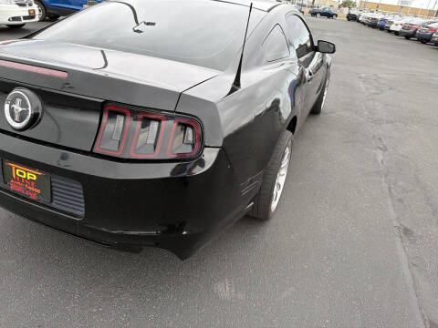 2014 Ford Mustang V6