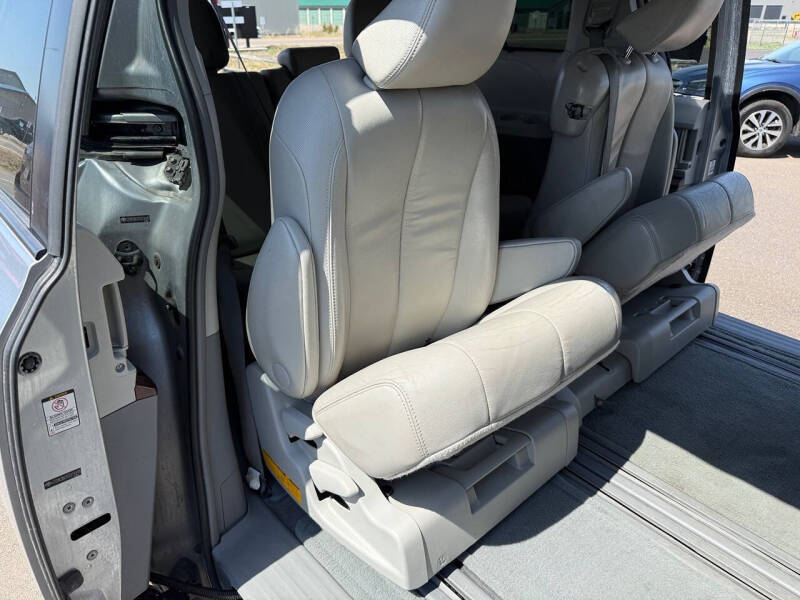 2012 Toyota Sienna XLE 8-Passenger