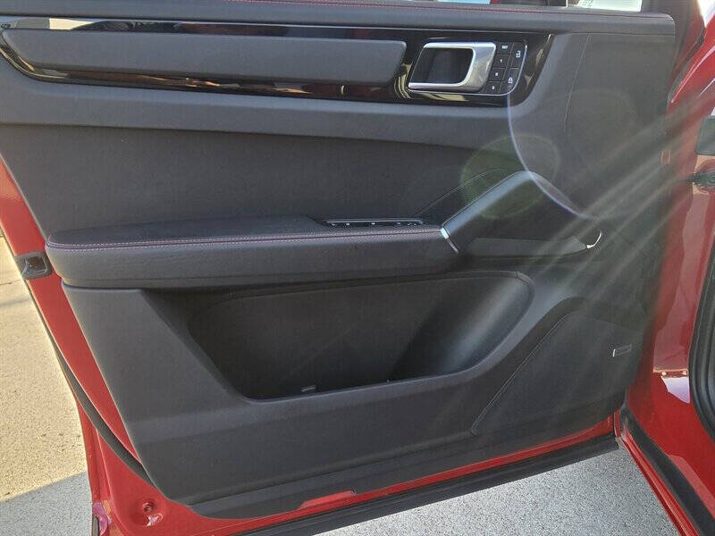 2022 Porsche Cayenne S