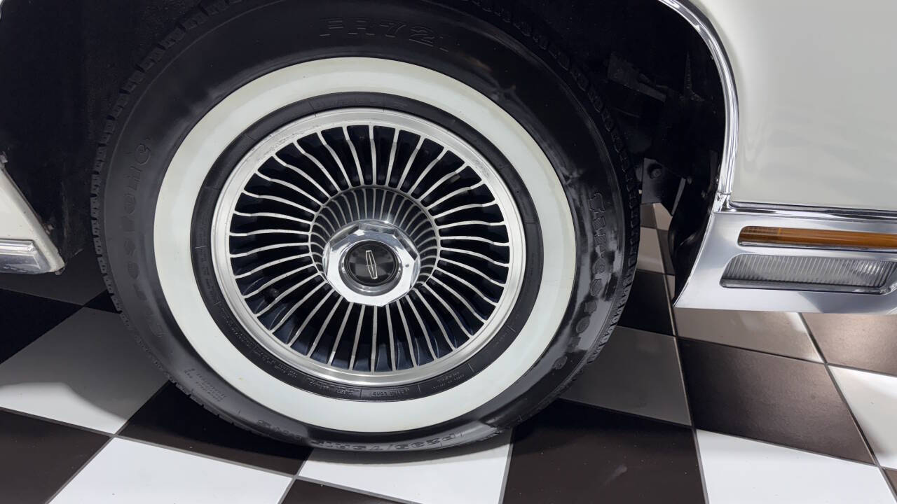 1979 Lincoln Continental 30