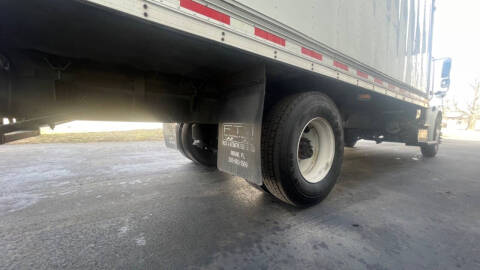 2013 Freightliner Business class M2