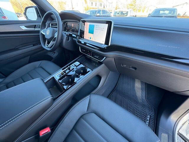 2026 Volkswagen Atlas Cross Sport SEL R-Line Black 4Motion