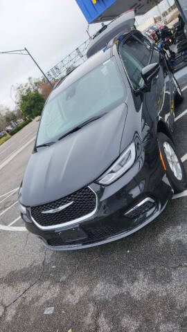 2022 Chrysler Pacifica Touring L