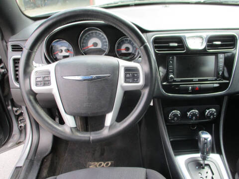 2013 Chrysler 200 Touring