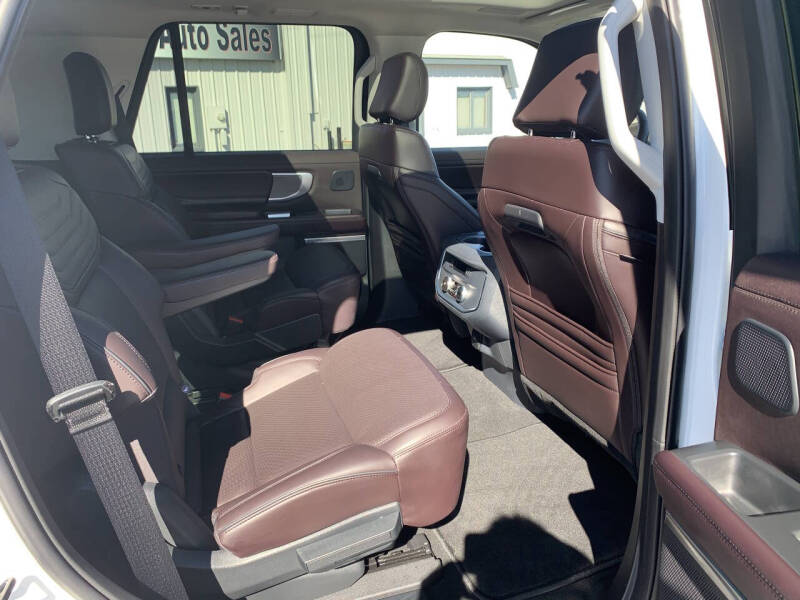 2025 Ford Expedition Platinum