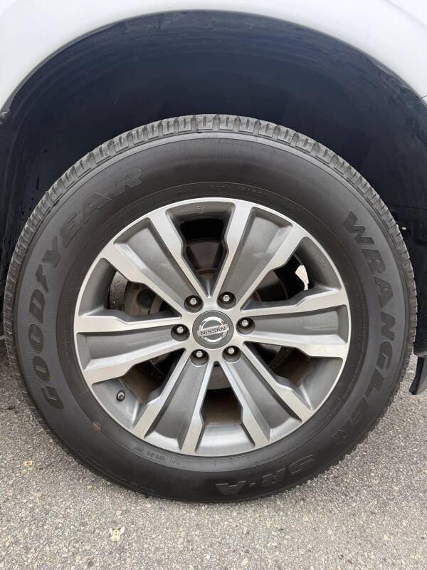 2017 Nissan Titan SL